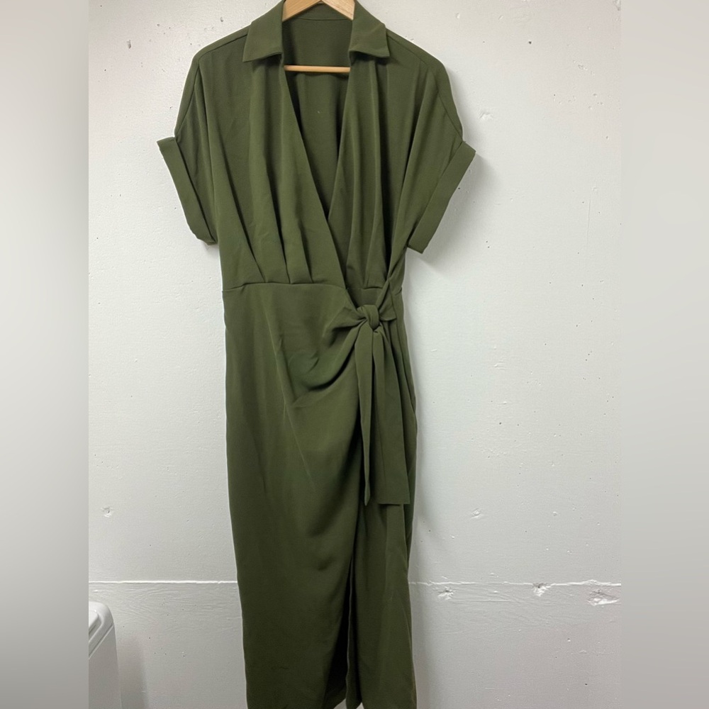 Olive Green Short Sleeve Tie-Front Midi Dress – Size L